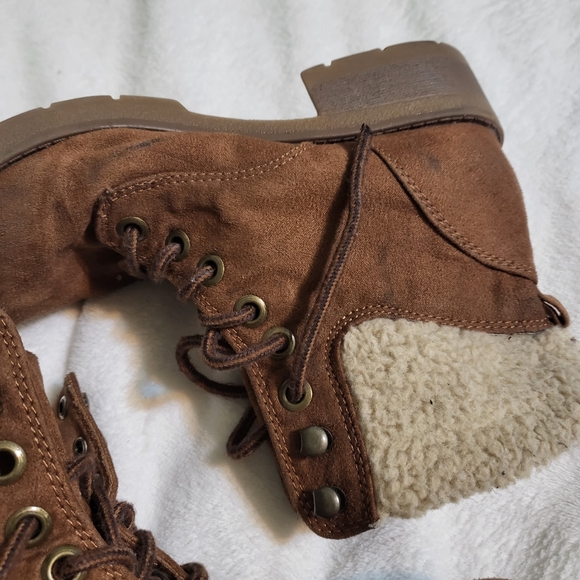 Mossimo Supply Co Ankle Boots Brown 7 - Picture 3 of 13